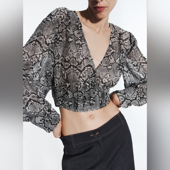 ZARA GRAY SNAKESKIN PRINT BLOUSE - Picture 2 of 13
